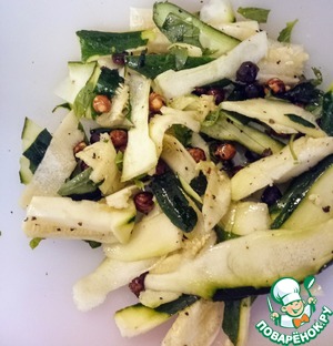 Цуккини с фундуком, мятой и пармезаном
