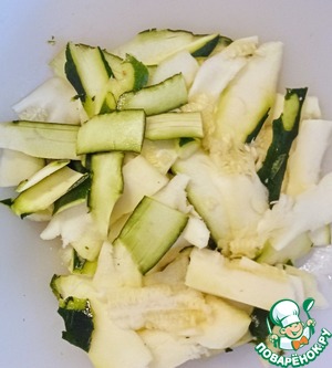 Цуккини с фундуком, мятой и пармезаном