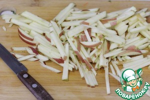 Капустно-морковный салат с яблоком