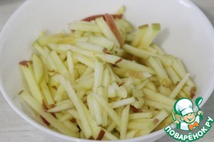 Капустно-морковный салат с яблоком