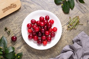 Летний компот из вишни