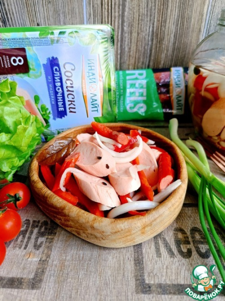 Утопенцы или маринованные сосиски с овощами