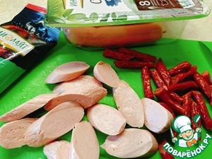 Утопенцы или маринованные сосиски с овощами