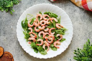 Новогодний салат с креветками Новогодний салат с креветками